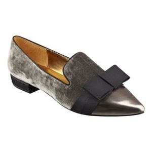 Nine West Thunder Loafers in Grey Velvet & Silver Metallic with Black Bo…